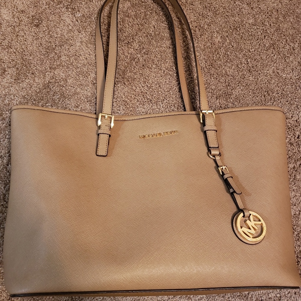 MK- Michael Kors Bag